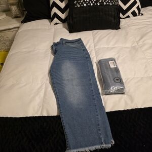 Women's Blue Jeans (Capris) X2 NEVER WORN